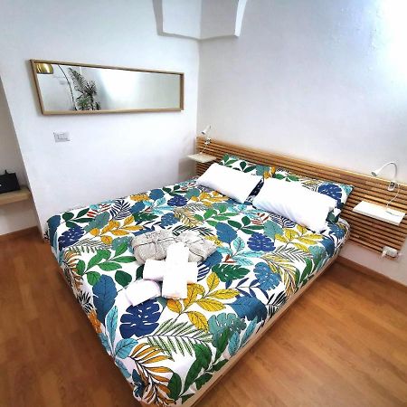 Ma Ma Crociferi 33 Apartment Catania Exterior photo